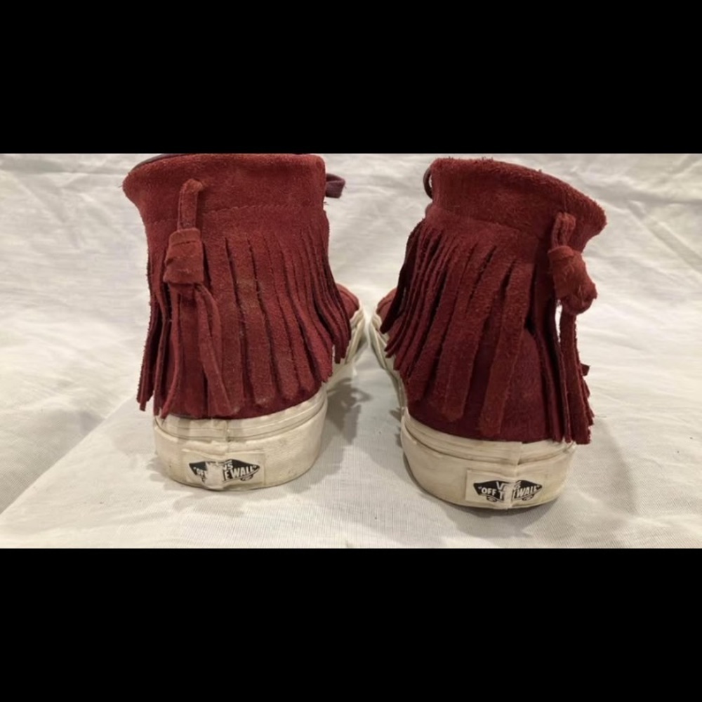 Women’s size 6 Vans leather mocassin fringe boot men’s size 4.5 burgundy